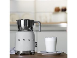 259441 1 milk frother mff01wheu white smeg - فوم ساز شیر اسمگ رنگ سفید MFF01WH