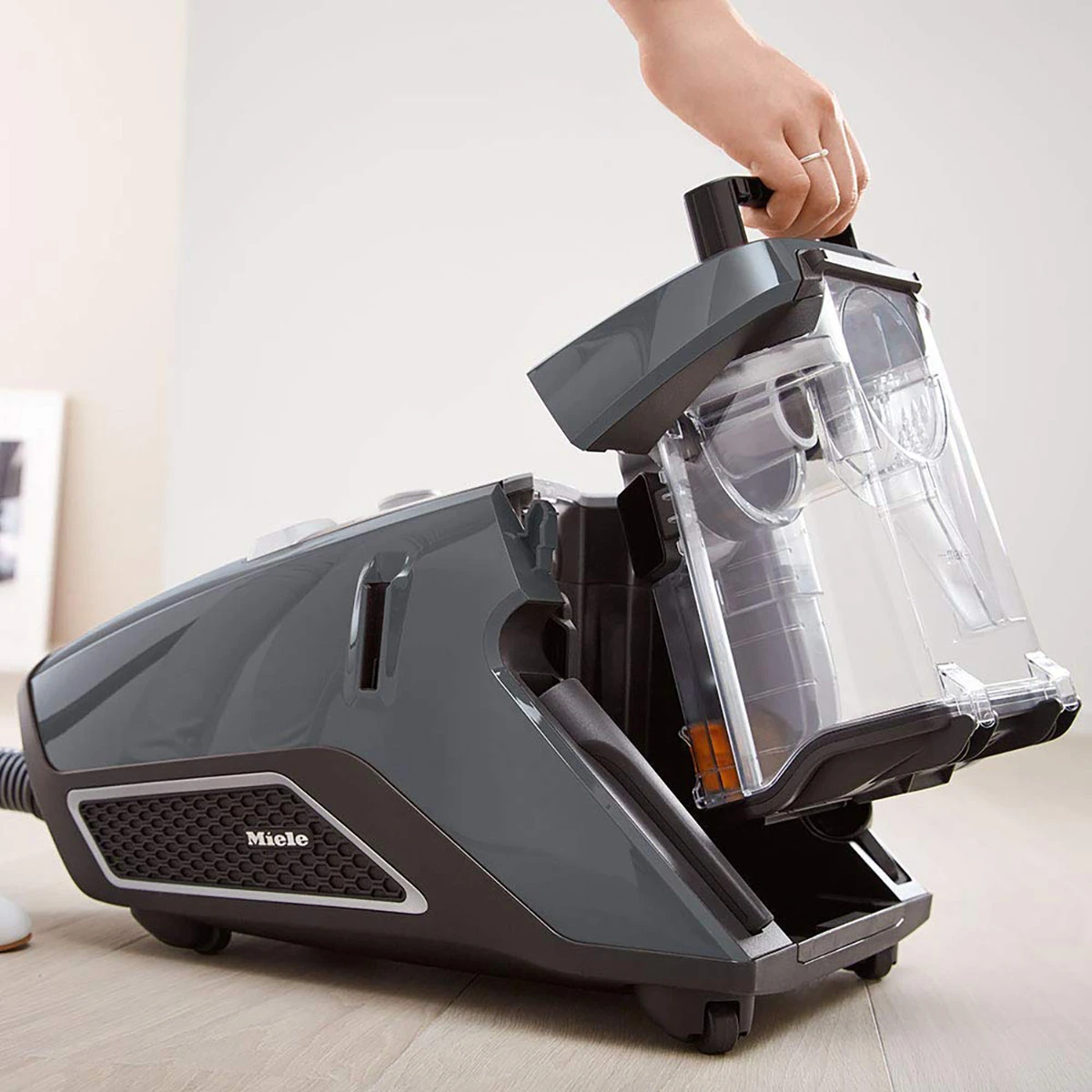 جاروبرقی میله Blizzard CX1 16 miele cx1 pure suction bagless vacuum dust container - جاروبرقی میله Blizzard CX1