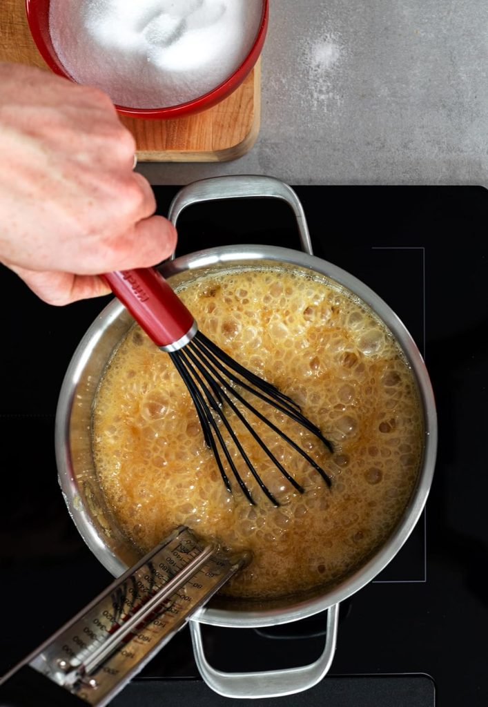 6 10 - همزن دستی سیلیکونی کیچن اید مدل کلاسیک